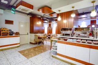 The Central Hotel - 8