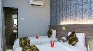 OYO 223 D' Metro Hotel - 2