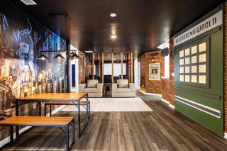 10 Bedrooms 8 Bathrooms Windsor Island 4481 KR - 3