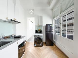 Apartment 3 Bedroom Superb Location - 3