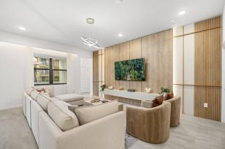 12 Bedroms11.5 BathroomsParadiso Grande5857 HS - 7