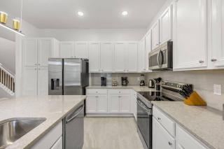 12 Bedroms11.5 BathroomsParadiso Grande5857 HS - 2
