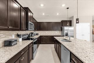 10 BD 8 BA Windsor Cay 16340 SK - 1