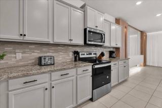 10 Bedrooms 8 Bathrooms Windsor Island 2286LC - 2