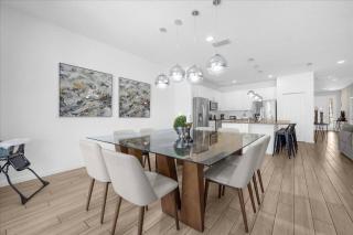 10 Bedrooms 8 Bathrooms Solterra 5212 OA - 6