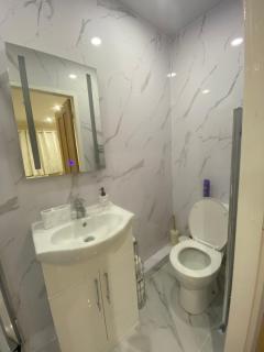 Standish Haven Ensuite Room - 7