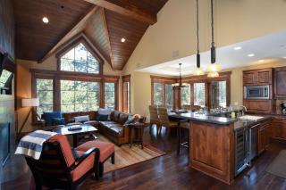 Luxury Northstar Home| hot tub| walk to ski lifts - Truckee - 5
