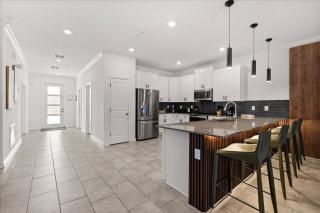 9 Bedrooms 5 Bathrooms Storey Lake 2976 PL - 4
