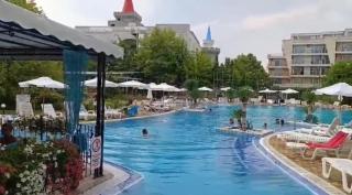 Grand Kamelia Family Hub and Pool View - 5
