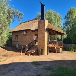 DuckPond Lodge Cottage - 0