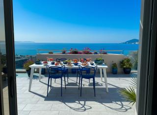 Suite avec 2 chambres d'hôtes pour 1 à 4 personnes avec vue mer, terrasse, parking privé, proche port et aéroport, petit déjeuner inclus - Ajaccio - 0
