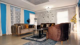 #5 Apartment - 8