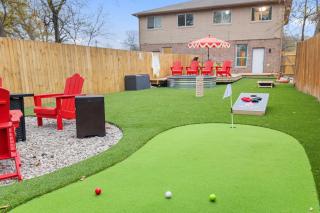 Howdy House -Pool, Putt Putt, Arcade, Fire pit, 8 mins to World Cup - 8