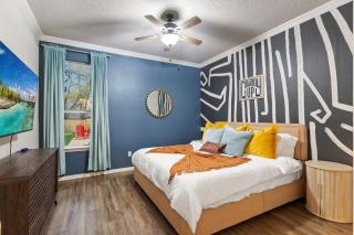 Howdy House -Pool, Putt Putt, Arcade, Fire pit, 8 mins to World Cup - 5