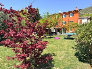 RedHouse Pesina - 0
