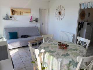 Appartement une chambre, jardin, tennis et piscine - 9