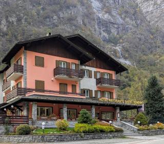Hotel Ristorante Sasso Remenno - 9