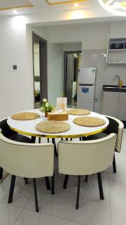 Pomona Homes 2BR - Family Friendly - 4