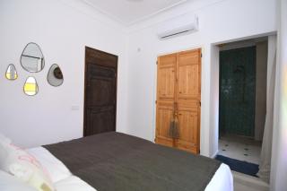 Riad Larbi Khalis - 2