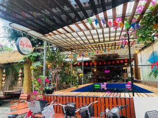 Big J gest house - 8