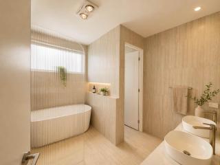 Luxury Waterfront 5BR New Home Theme Parks Nearby - 1