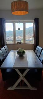 Hilltop Wood House - 8