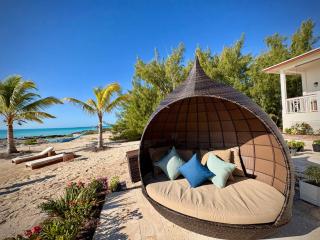 Barefoot Luxury & Private Beach Triton Beach House -  - 5
