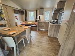 Bungalow 6 pers, proche Europa Park, ménage inclus, en camping avec piscines - 4