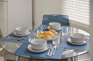 4BR, Spacious with Free Parking - 1