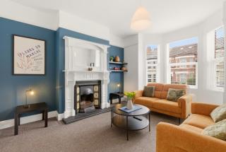 4BR, Spacious with Free Parking - 8