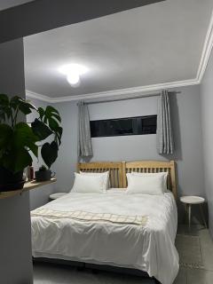 Pule's Home & Studio Apartments - 5