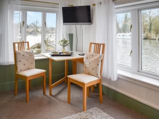 Riverside Retreat - 4