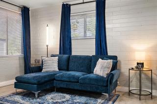 Chic 2BR Getaway with BBQ & EV Charger Sleeps 4 - 4