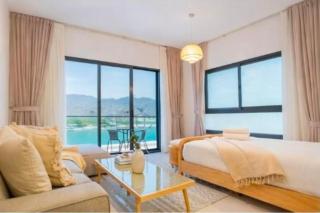 Azure Escape - Swimming Pool with Sea and Mountain view - Al Dana Island Fujairah - 5