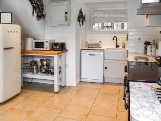 Periwinkle Cottage - 3