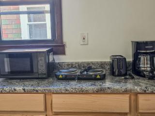 Spacious 3BR Niagara Falls Home with King Bed & Parking 18 Blocks from the Falls - 8