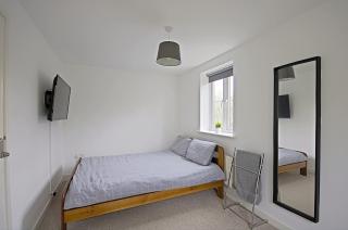 Contractor stay in BS16 - 2