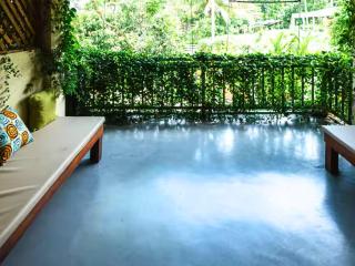 Spacious 2 Bedroom Apartment with Lake View - 1