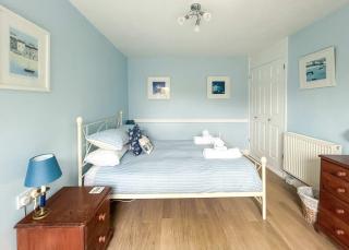 Beautiful & Peaceful Garden Retreat at 'The Lower Deck' - 3