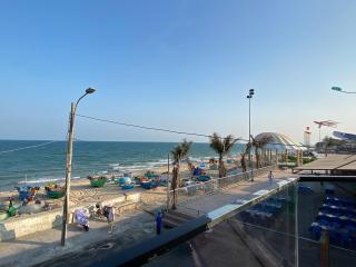 Seaview Apartment, Balcony, Near the Square - 2