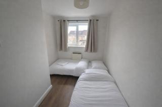 Shaftesbury 2-Bed House with Parking - 3