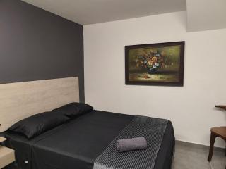 Comuna 13 Apartamentos - 8