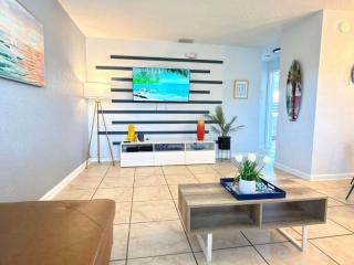 Ocean 32 - Swimside - 1