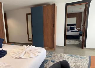 The Grand Delta Hotel - 7