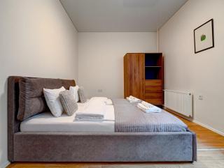 Merķeļa Central 2BR Apartment - 8