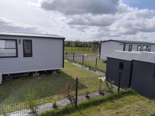 mobil home Num 13 , se situant dans un parc de résidence de loisir proche de la mer - 8