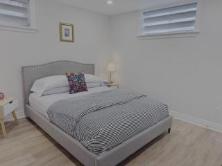 Cozy 2BR Walking distance to Shops - 4