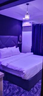 Transvent Hotel And Suites - 2