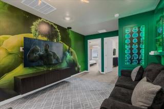 5 Bedrooms4.5 Bathrooms Windsor Island 4350 LA - 2