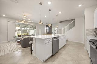 5 BD 4.5 BA Windsor Cay 16146 CC - 5